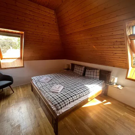 Bor Es Kenyer Guest house *