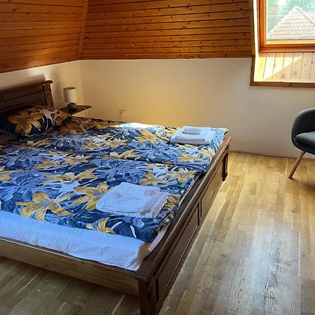 Bor Es Kenyer Guest house *