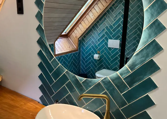 Bor Es Kenyer בית הארחה 3*