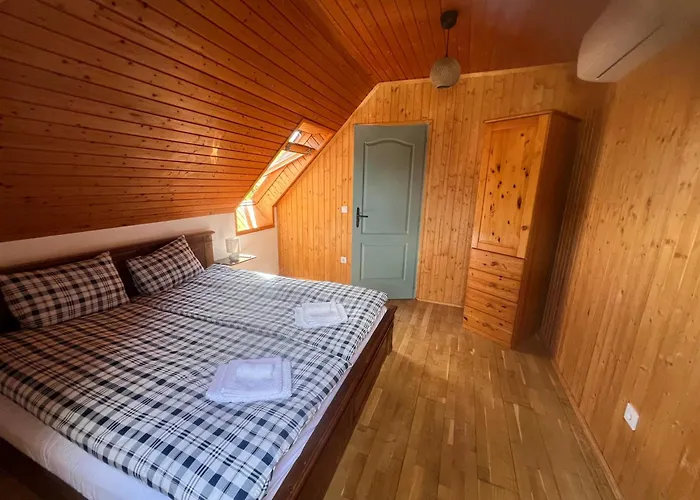 בית הארחה Bor Es Kenyer